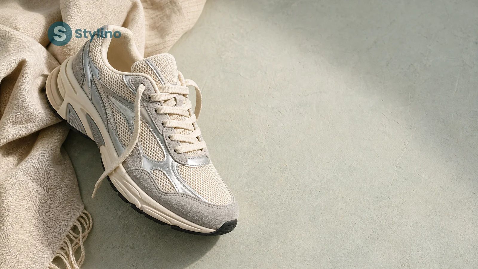 ASICS Sportstyle: Τα Ρετρό Sneakers που Φοράνε Όλοι