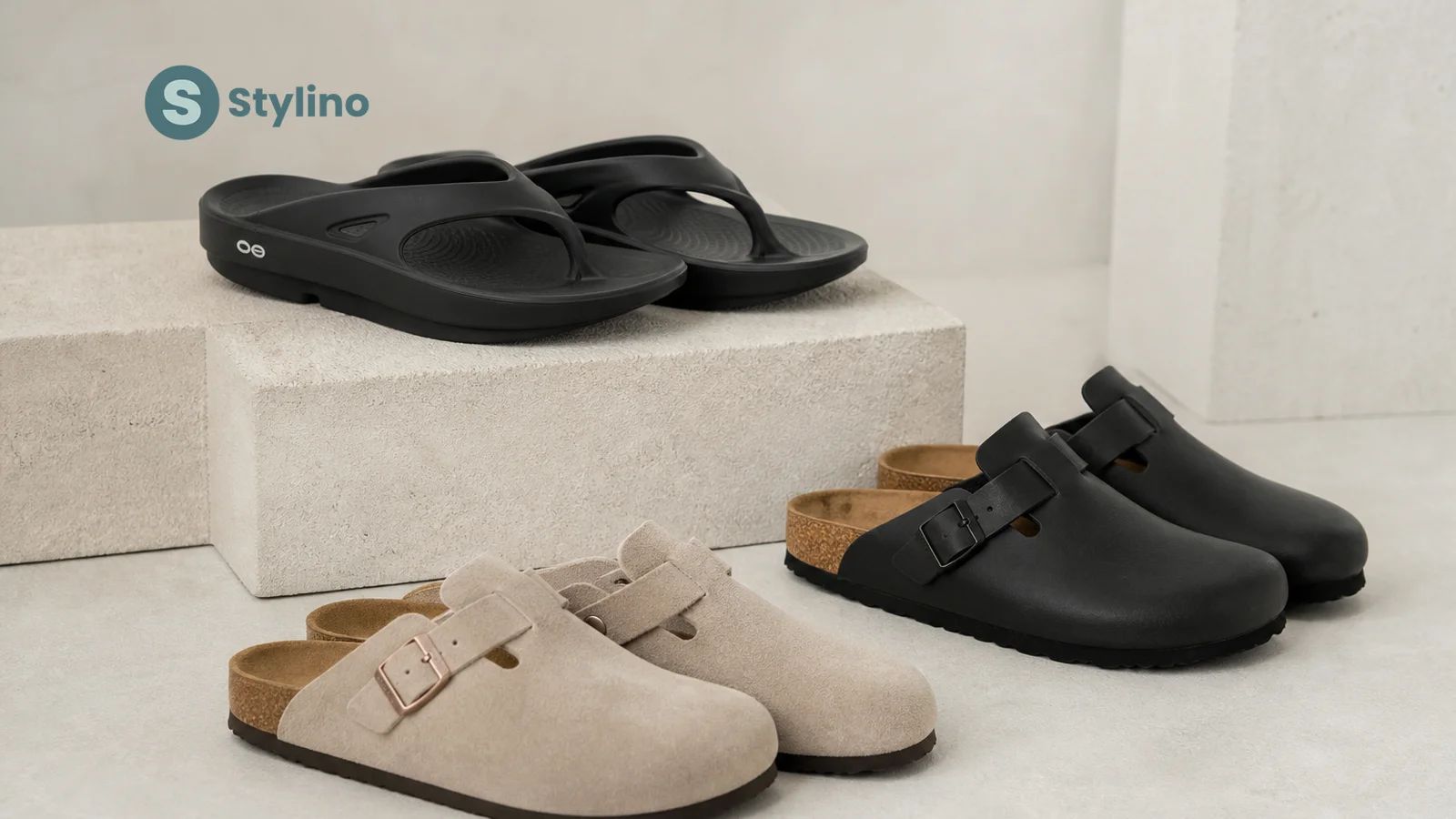 Σανδάλι OOFOS με αφρό recovery δίπλα σε σανδάλι Birkenstock με φελλό, σε editorial σύγκριση με τόνους teal